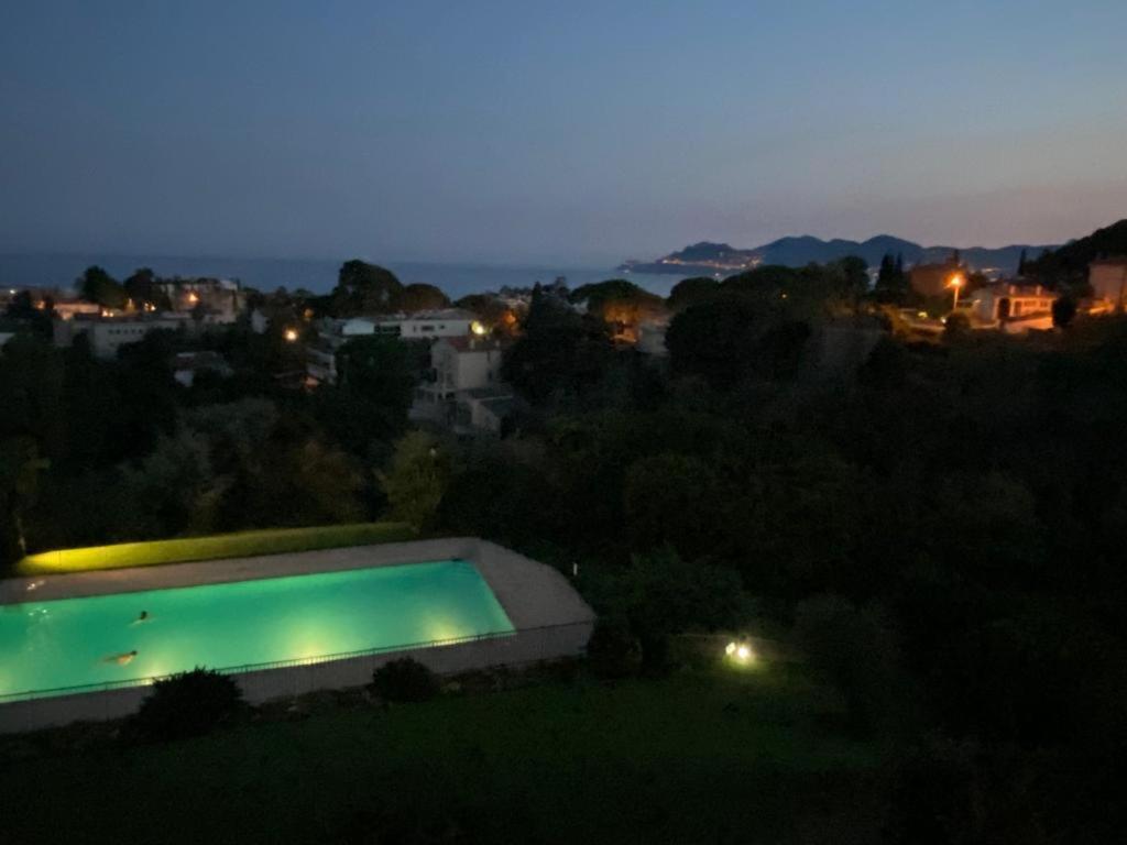 Appartement Superbe 2 Pieces A Vue Imprenable Cannes